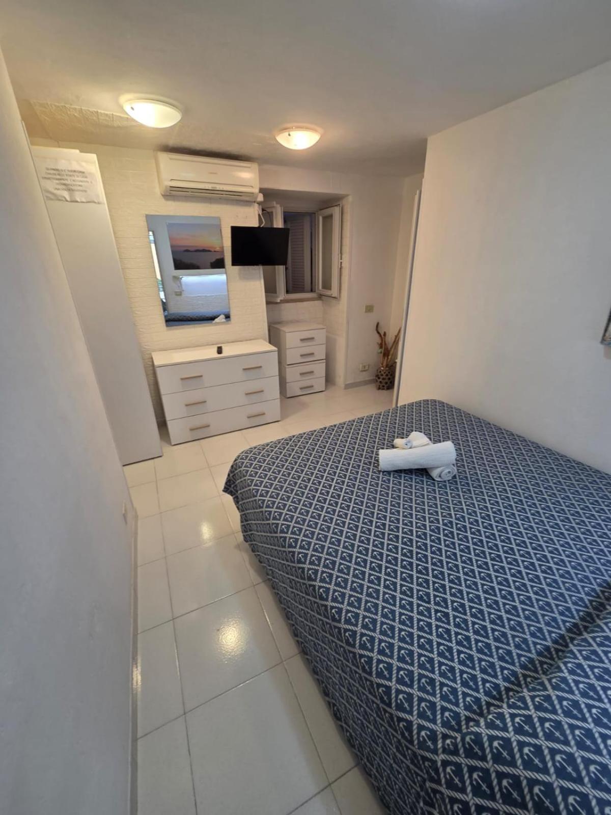 Agenzia Aprea Appartamenti Ponza Exterior foto