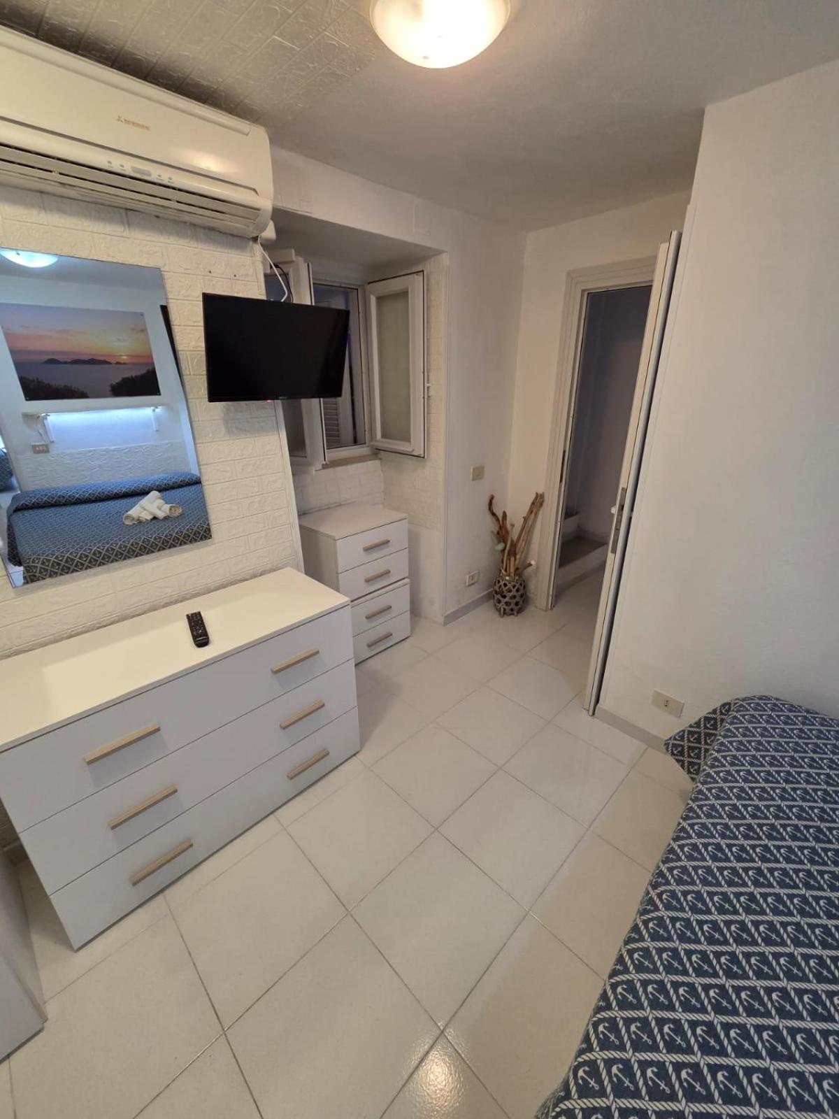 Agenzia Aprea Appartamenti Ponza Exterior foto